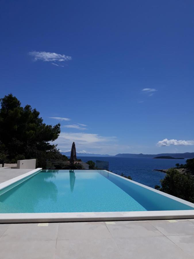 Holiday Hvar Vrbanj Exterior photo
