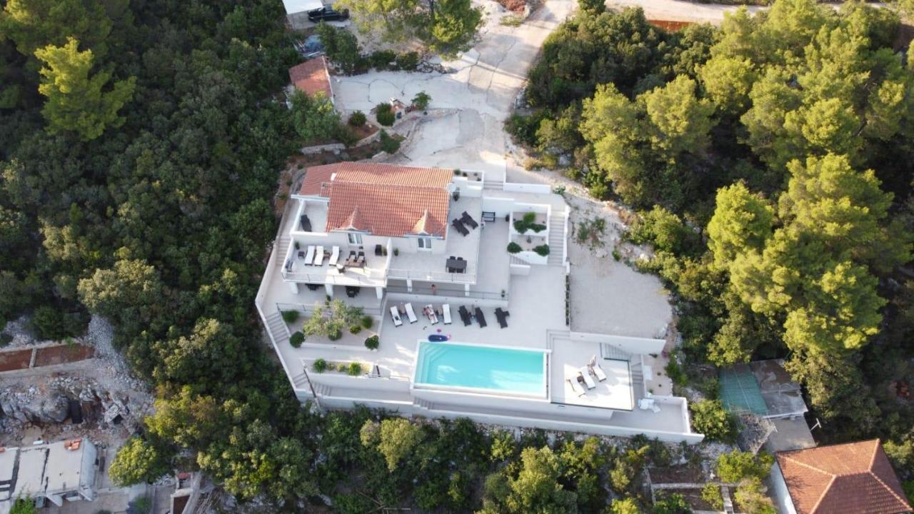 Holiday Hvar Vrbanj Exterior photo