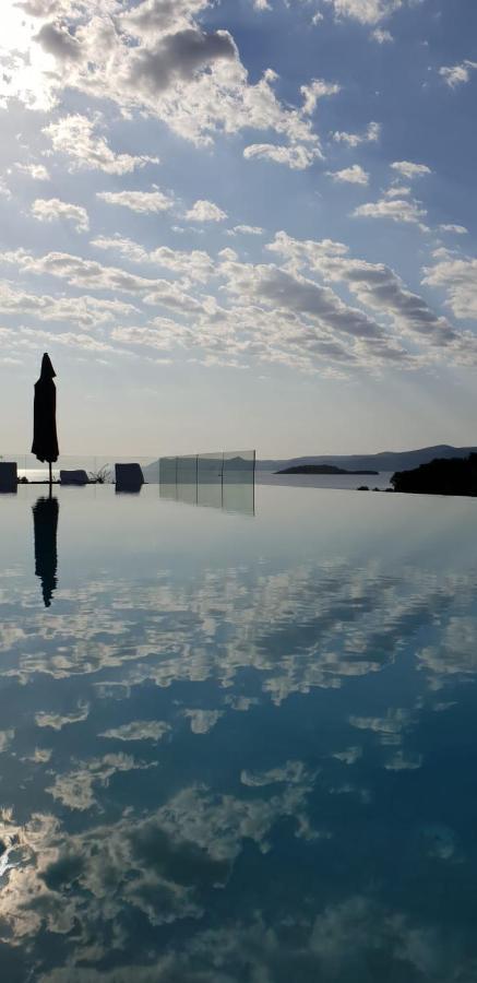 Holiday Hvar Vrbanj Exterior photo