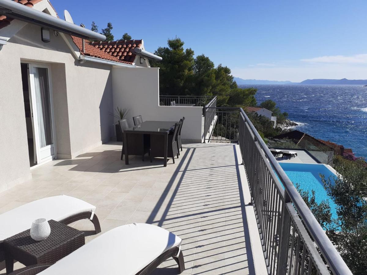 Holiday Hvar Vrbanj Exterior photo