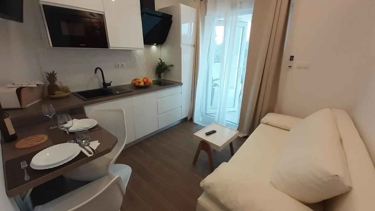 Holiday Hvar Vrbanj Exterior photo