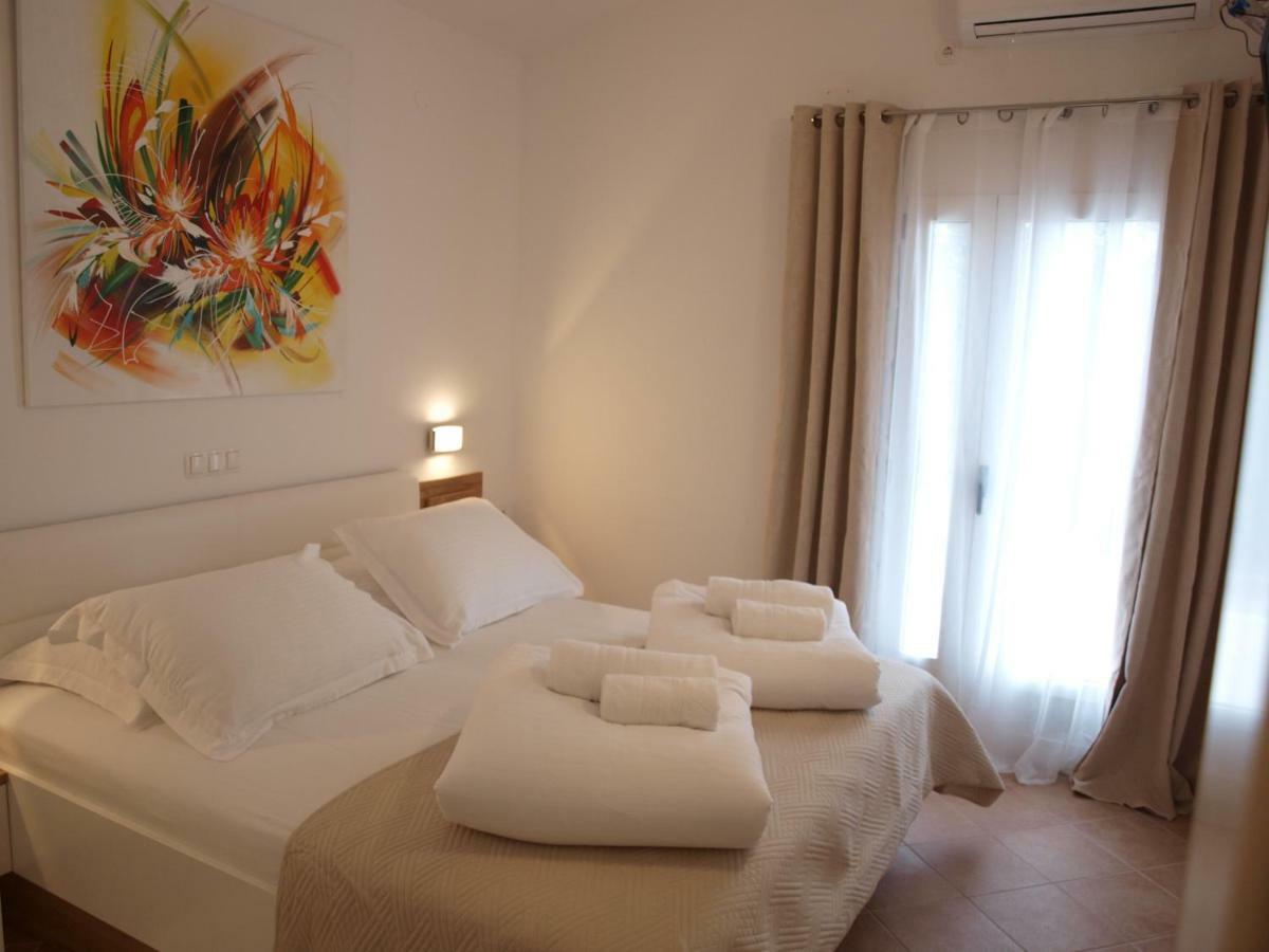 Holiday Hvar Vrbanj Exterior photo