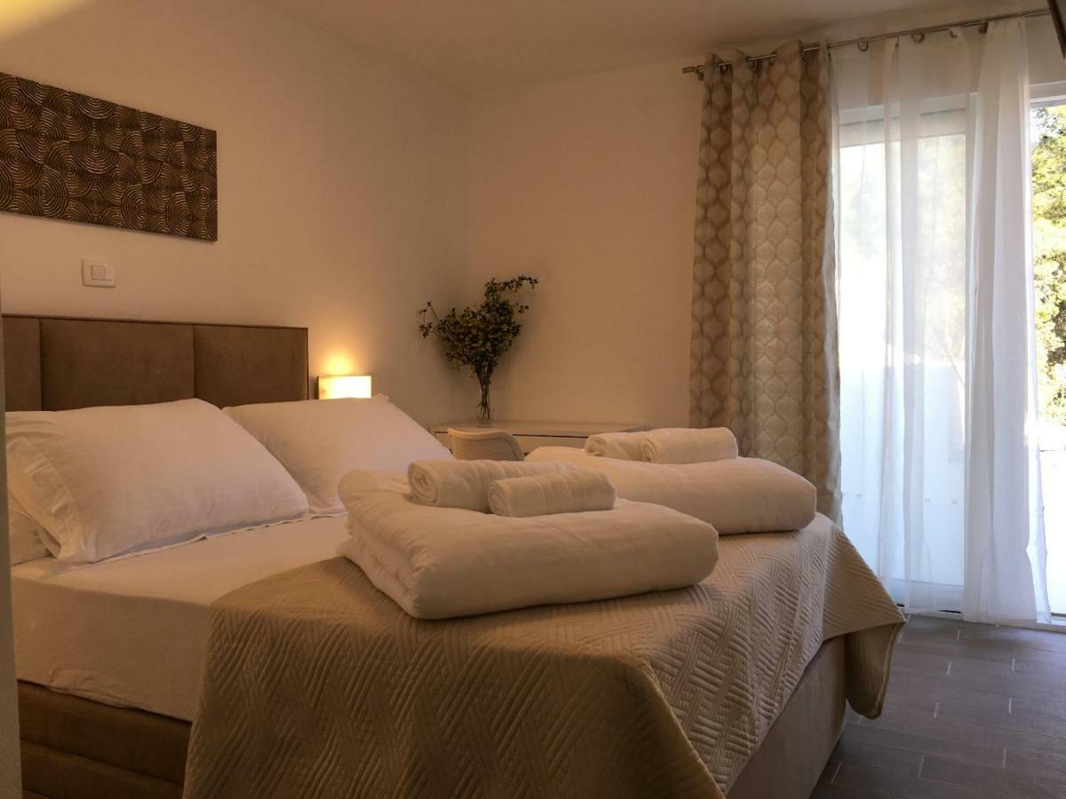 Holiday Hvar Vrbanj Exterior photo