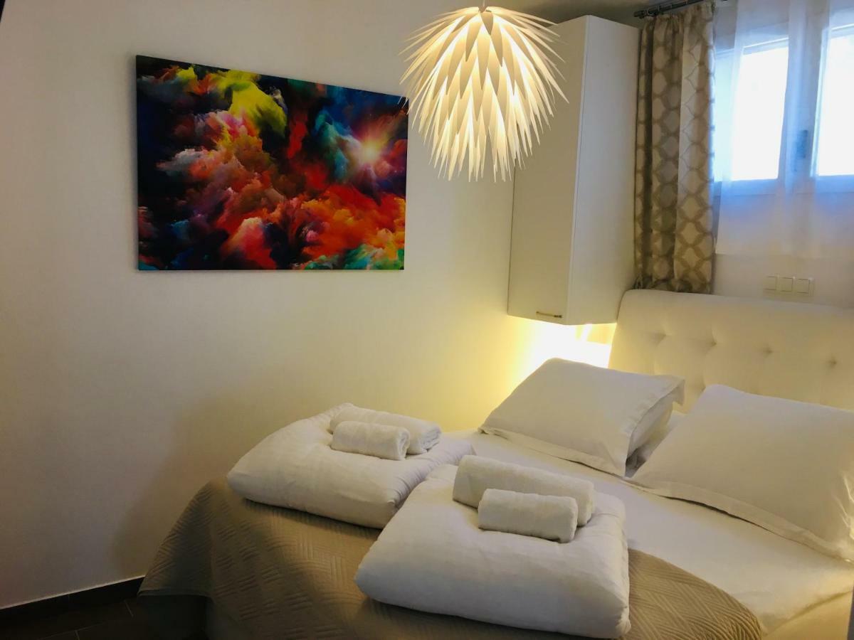 Holiday Hvar Vrbanj Exterior photo