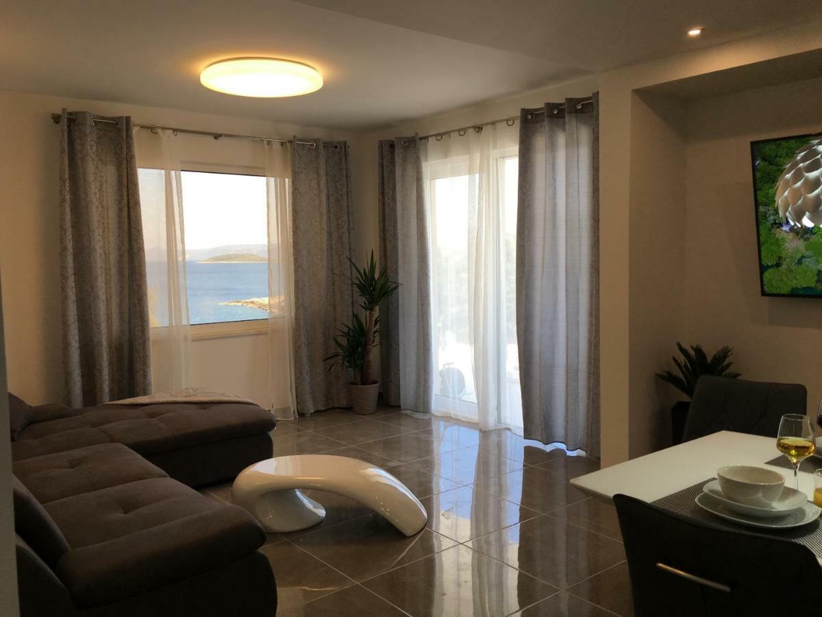 Holiday Hvar Vrbanj Exterior photo