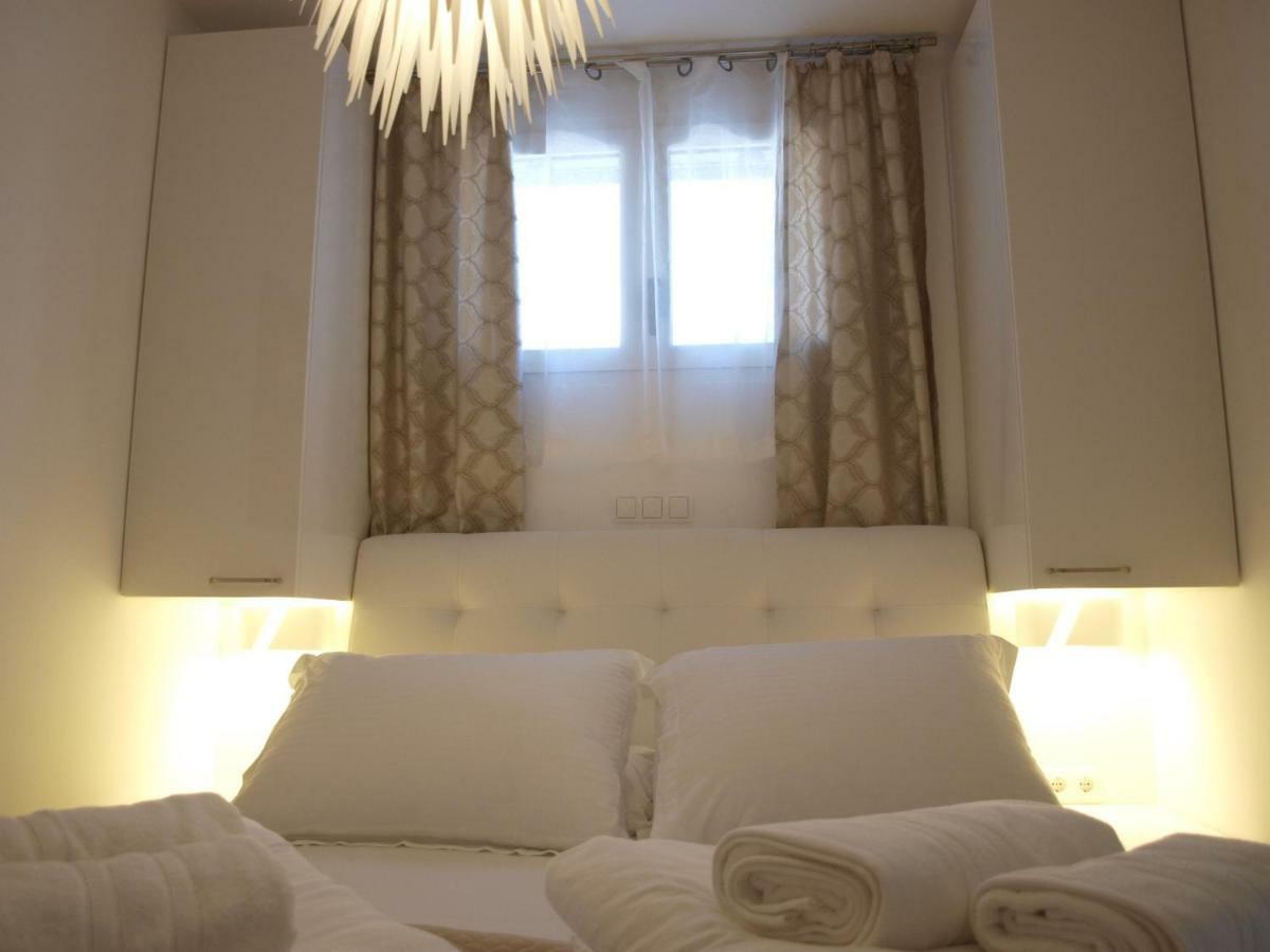 Holiday Hvar Vrbanj Exterior photo
